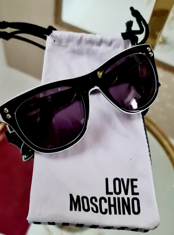 Urlaubsbrille von MOSCHINO