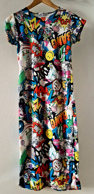 Gang-Bang-Cartoon-Kleid